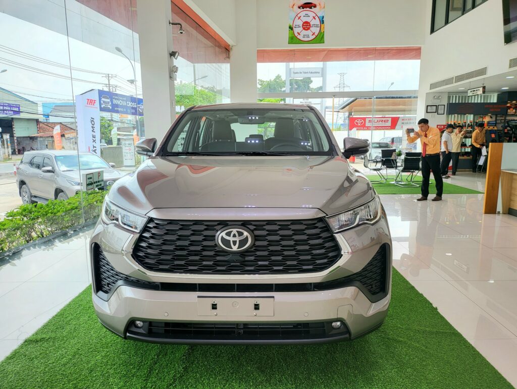 Toyota Innova Cross 2023