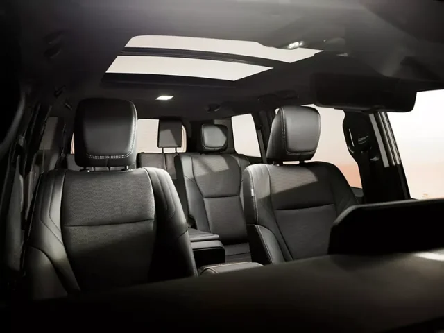Nội thất xe Toyota Prado 2025